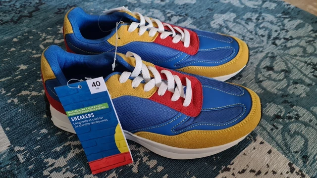 Scarpe con on sale etichetta arancione