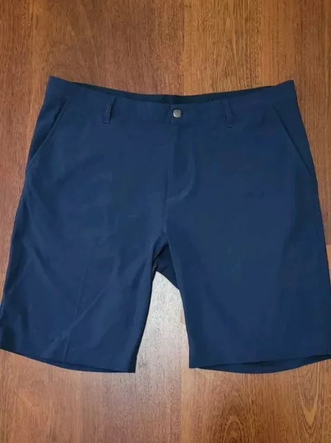 ADIDAS GOLF SHORTS Size 38  10" Legs . AS NEW CONDITION
