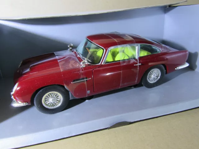 575R Chrono H1002 Aston Martin Coupé DB5 de 1963 Rouge Pivoine 1:18 + Boite