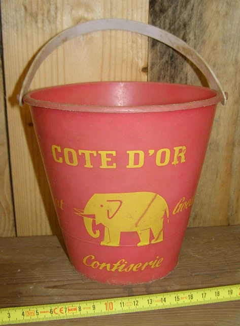seau de plage publicitaire chocolat Cote d'Or ancien confiserie éléphant rétro