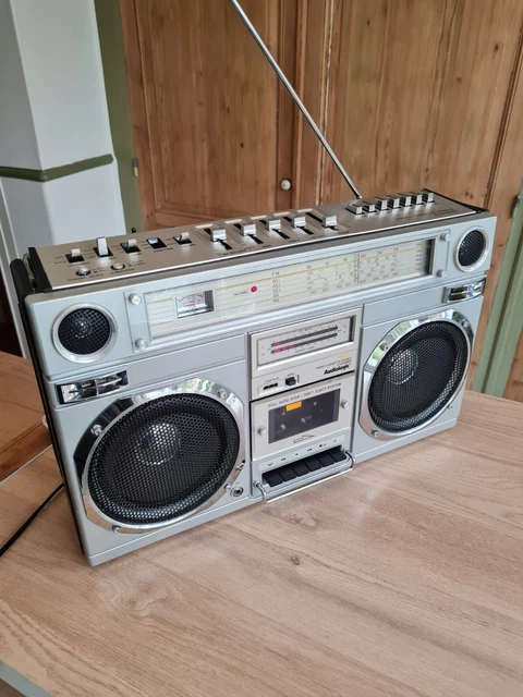 Boombox/Ghetto Blaster -  AUDIOLOGIC JB 1036A