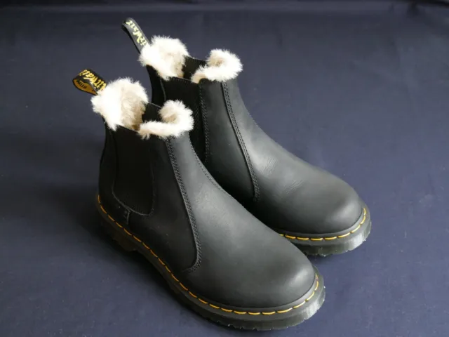 Chaussures Doc Martens Chelsea boots bottines noires fourrées 2976 Leonore