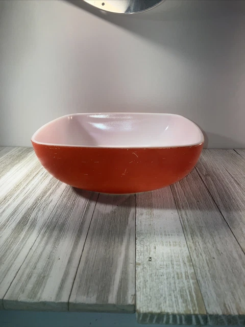 VINTAGE PYREX CHERRY RED  SQUARE 2 1/2 Qt Chip and Dip BOWL DISH 025