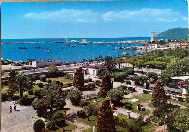 Cartolina Marina di Carrara Massa viaggiata