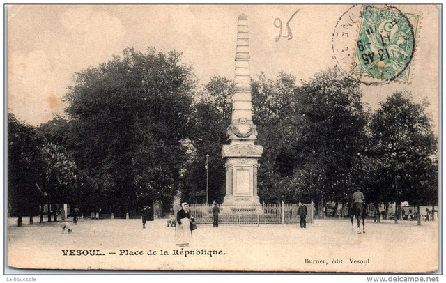 70 VESOUL - place de la republique.