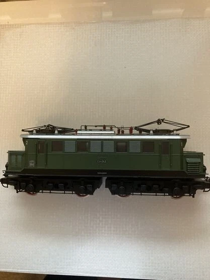Pola Maxi Grüne E44043 Spur 0 mit Licht, für Analogbetrieb