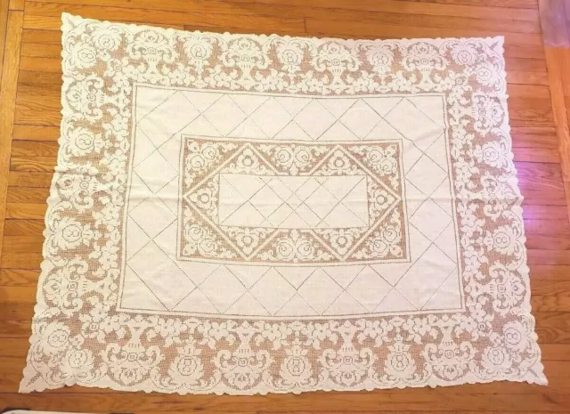 Beautiful Antique Handmade Ivory Knotted Filet Lace Tablecloth Topper 70 x 56 3