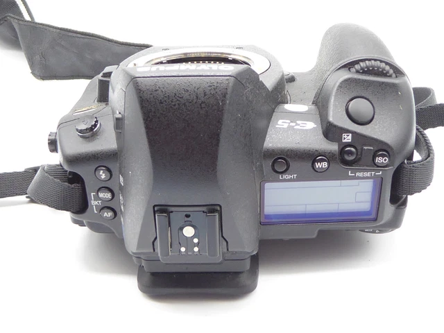 Olympus E-5 E5 Digital SLR Camera Body, MINT  Condition.VERY LOW  shutter count 4