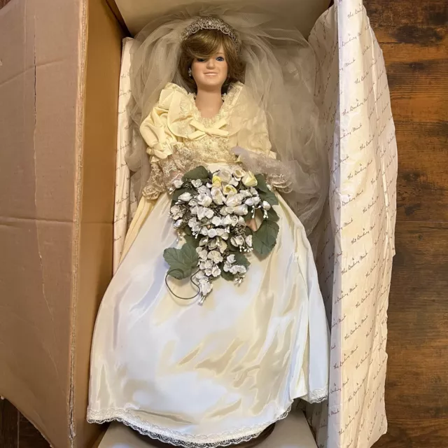 Vintage Bride PRINCESS DIANA Porcelain Wedding Doll with Veil and Box.