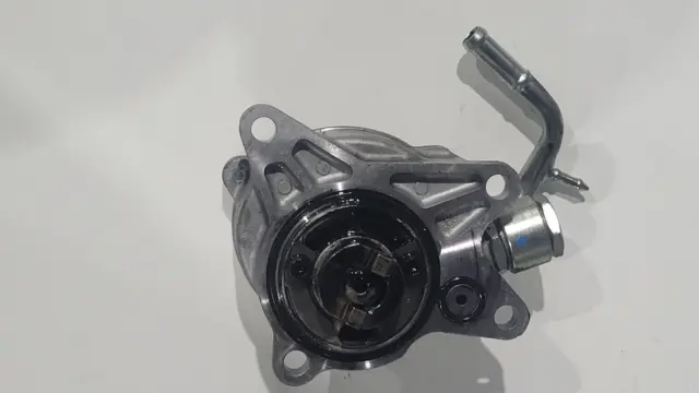 2014 Mazda CX5 2.2 Diesel Vacuum Pump SH01-18G00