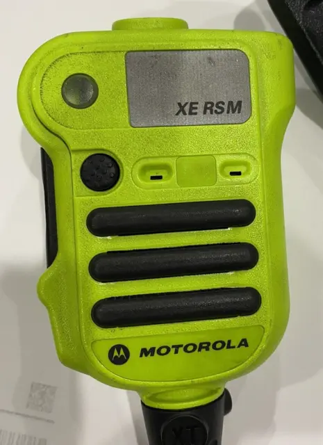 Motorola Neon Green Mic XE RSM NNTN8203A IP68 PERFECT SHAPE! 90 Day Warranty !!