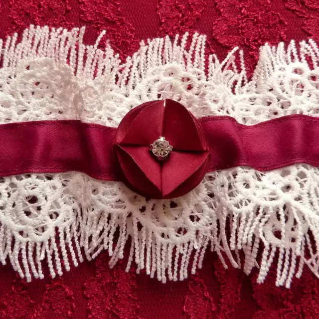 Jarretière de mariage satin Rouge bordeaux dentelle blanche - plusieurs tailles 2