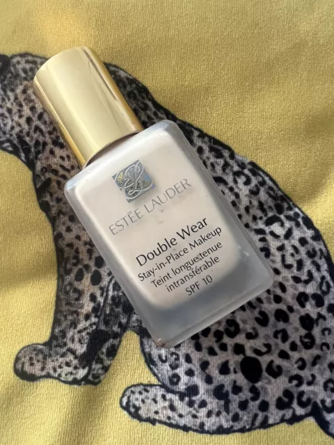 Estée Lauder fondotinta Double Wear Stay-in-Place 30 ml-1W0 porcellana calda senza scatola