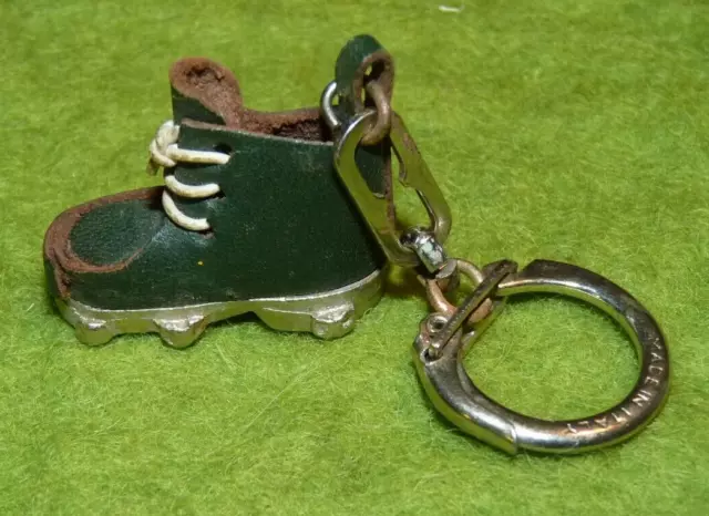 Mignon porte clés chaussure en cuir semelle métal Montagne ? Sécurité ?  Keyring