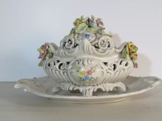 Centro Tavola Ceramica Di Bassano Capodimonte Con Applicazione Floreale Vintage