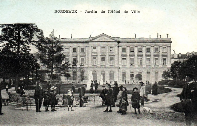 CPA 33 - BORDEAUX (Gironde) - Jardin de l'Hôtel de Ville (animated)