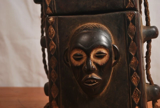 African Tribal Art,Amazing hevy chokwe box from congo DRC. 12