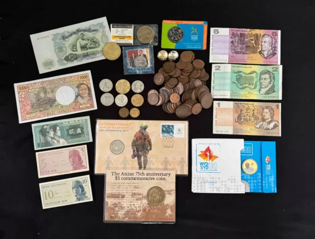 Bulk lot of Australian,World,Coins & Banknotes &Tokens