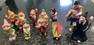 small rubber figures