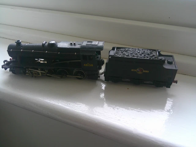 Hornby Dublo 2 Rail LT25 BR 2-8-0 Class 8F Loco 48158 WITH RINGFIELD MOTOR 2