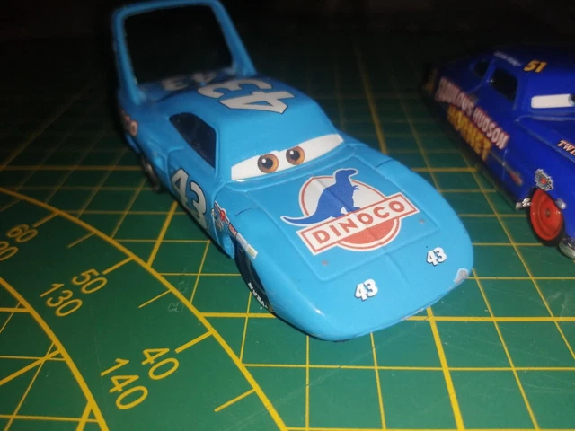 lot de  voitures cars disney pixar  mattel metal  d occasion 2