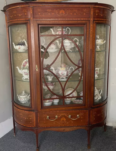 Edwardian Mahogany Display Cabinet with fine inlay