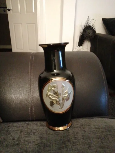 The Art of Chokin 24k gold edged vase, Flowers - Black Japanese Design