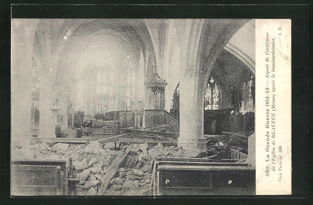 CPA Beauzée, Aspect de l´Eglise apres le bombardement