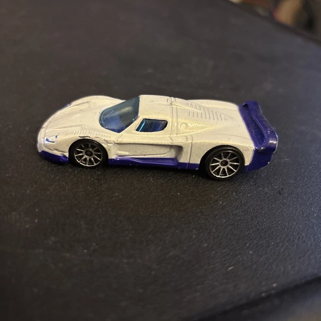 Hot Wheels 2005 First Editions Realistix Maserati MC12 White With Fte Wheels 02