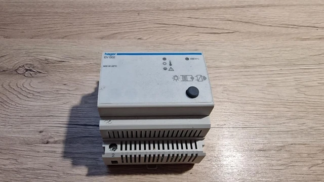 HAGER - Télévariateur Universel 300w Réf. EVN011 | Clim