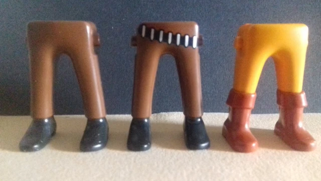 Playmobil Lot de 2 Paires de Jambes Noires avec Pieds Nus Bronzés