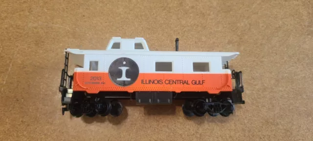 Tyco HO Illinois Central Gulf Caboose #2013