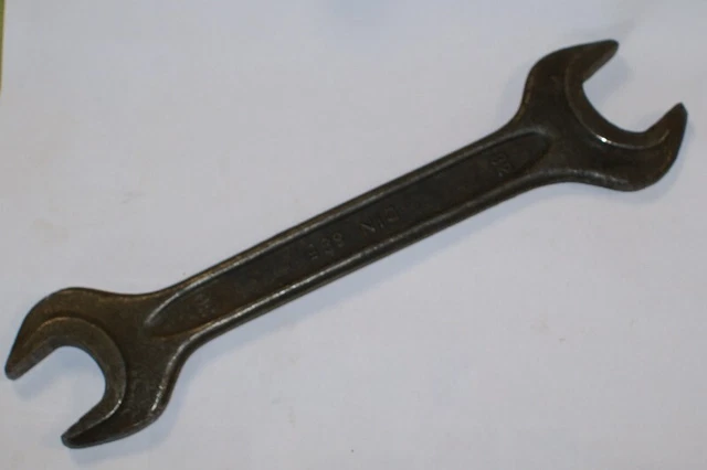 Ancienne Clé Multifonctions Pour Vélo, Vélomoteur Et Mobylette – Pratique Et Vintage