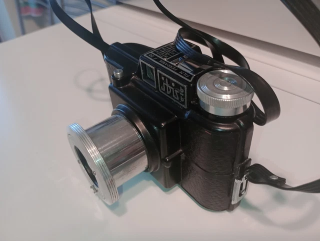 Macchina Fotografica Vintage Senza Tempo. Una Vecchia Macchina Fotografica Che Cattura L'essenza