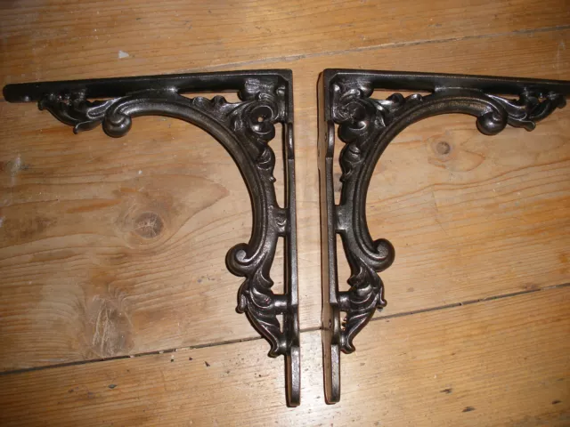 Antique style cast iron wall / shelf brackets