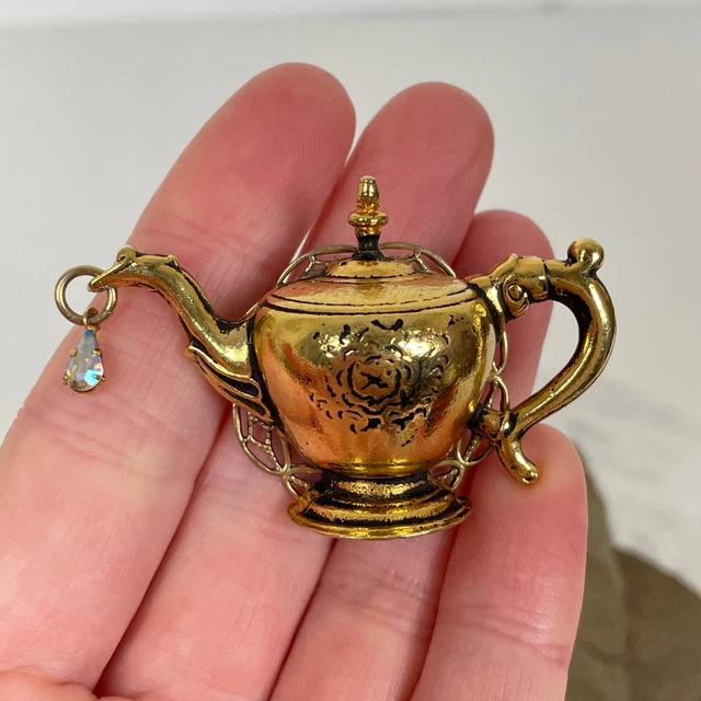 Vtg Artisan TEAPOT DANGLING RHINESTONE DROP Brooch Gold Tone Victorian Revival