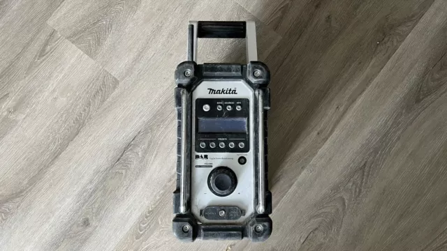 Makita DMR104 DAB FM AUX Site / Workshop Radio - Fully Working