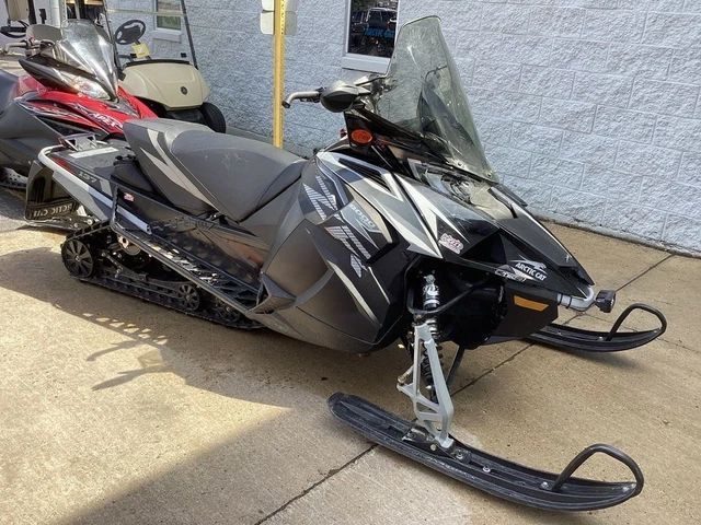 2019 Arctic Cat® ZR 9000 Limited 137    BLACK