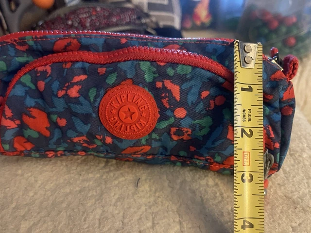 kipling toiletry bag
