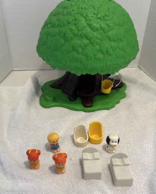 Vintage 1975 Kenner Tree Tots Family  Tree House Toy w/ Accessories  Dog Girls