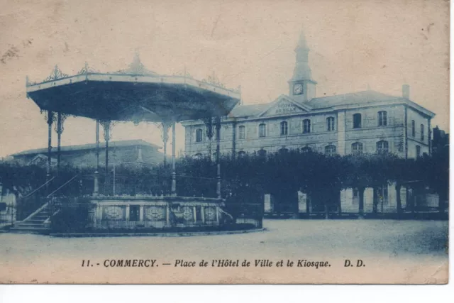CPA - COMMERCY - Place de l'Hôtel de Ville et le Kiosque