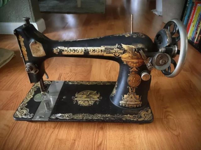 Vintage - Singer Treadle Decorative Sewing Machine