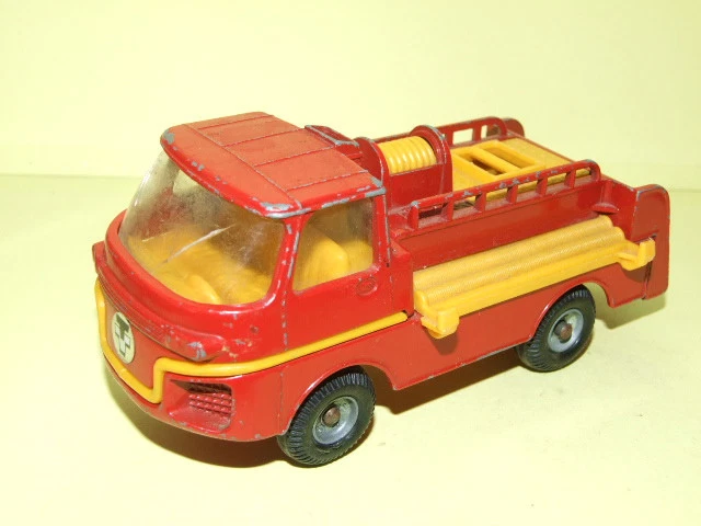PANTHEON PANTHEON017 Masstab: 1/18 | PANTHER DE VILLE RHD 1974 BROWN