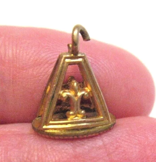 Victorian Gold Filled Fob Pendant Seal With Initial "T" 1.5 Grams 10 X 10 X 6 Mm