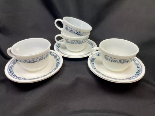 4 Pyrex Old Town Blue Onion Coffee Tea Cup Mugs Rounded 6 Plates Corning Corelle 3