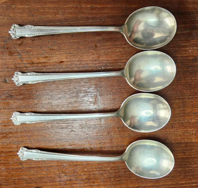 English Shell by Lunt Sterling Soup Spoons Lot of 4
