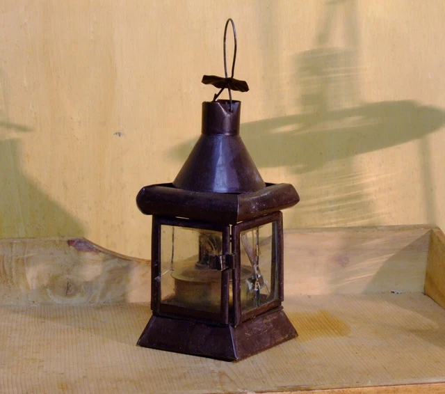 Lampada A Cherosene In Vetro E Metallo 33 Cm – Lanterna A Olio Con 2 Stoppini Per Interni, Emergenza E Decoro Rustico