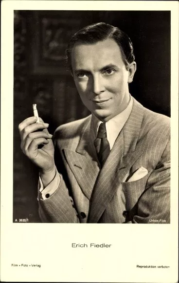 Ak Schauspieler Erich Fiedler, Portrait mit Zigarette - 4076774