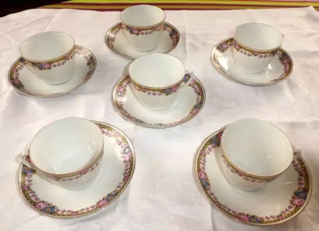 6 tasses et sous tasses à thé café en Porcelaine fine très beau décor floral