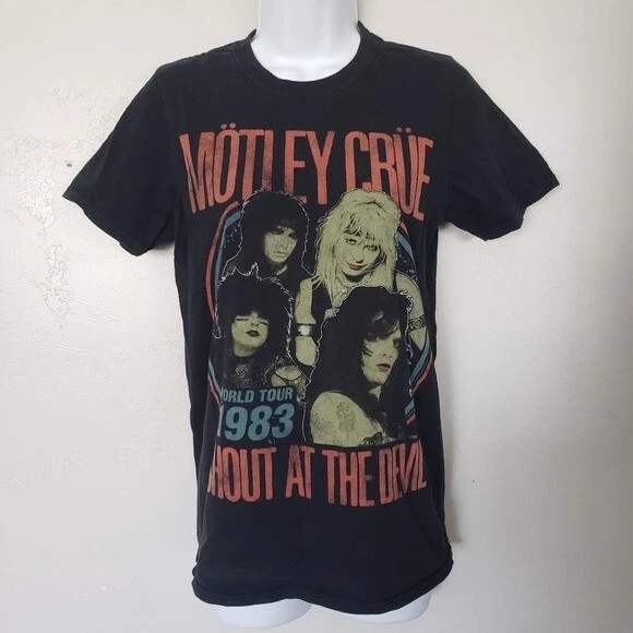 Absolute Cult Small Motley Crue Black Short Sleeve Shirt Band Tee Graphic Top Absolute Cult Small Motley Crue Black Short Sleeve Shirt Band Tee Graphic Top